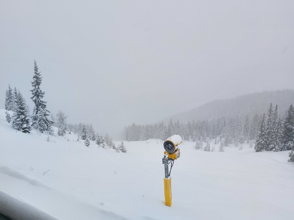 Burgstall runter ist es schon zerfahren, aber kaum hügelig und es geht noch gut zu Carven.