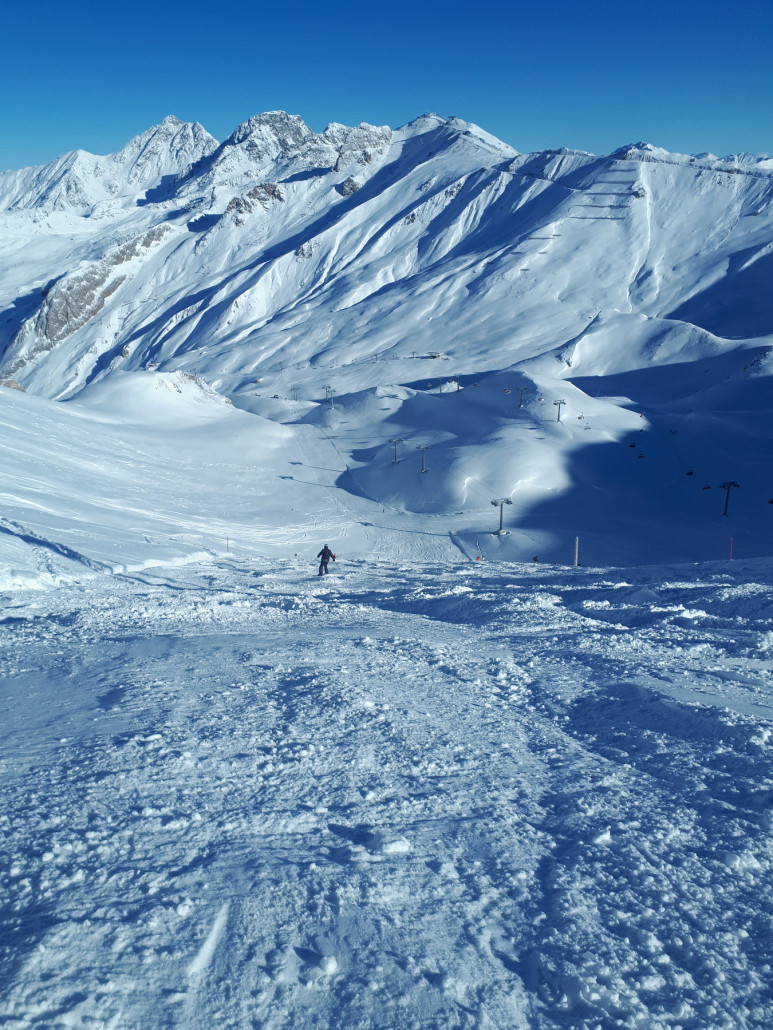 Zeblas Schwarze Piste mit unpräparietem Neuschnee