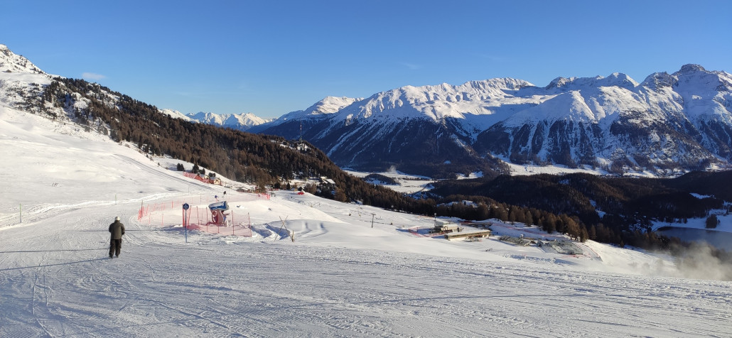 Piste von der Signalbahn zu Salastrains