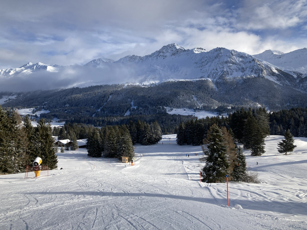 42b. Links zwischen den Bäumen befindet sich die Talstation der KSB Pedra Grossa.