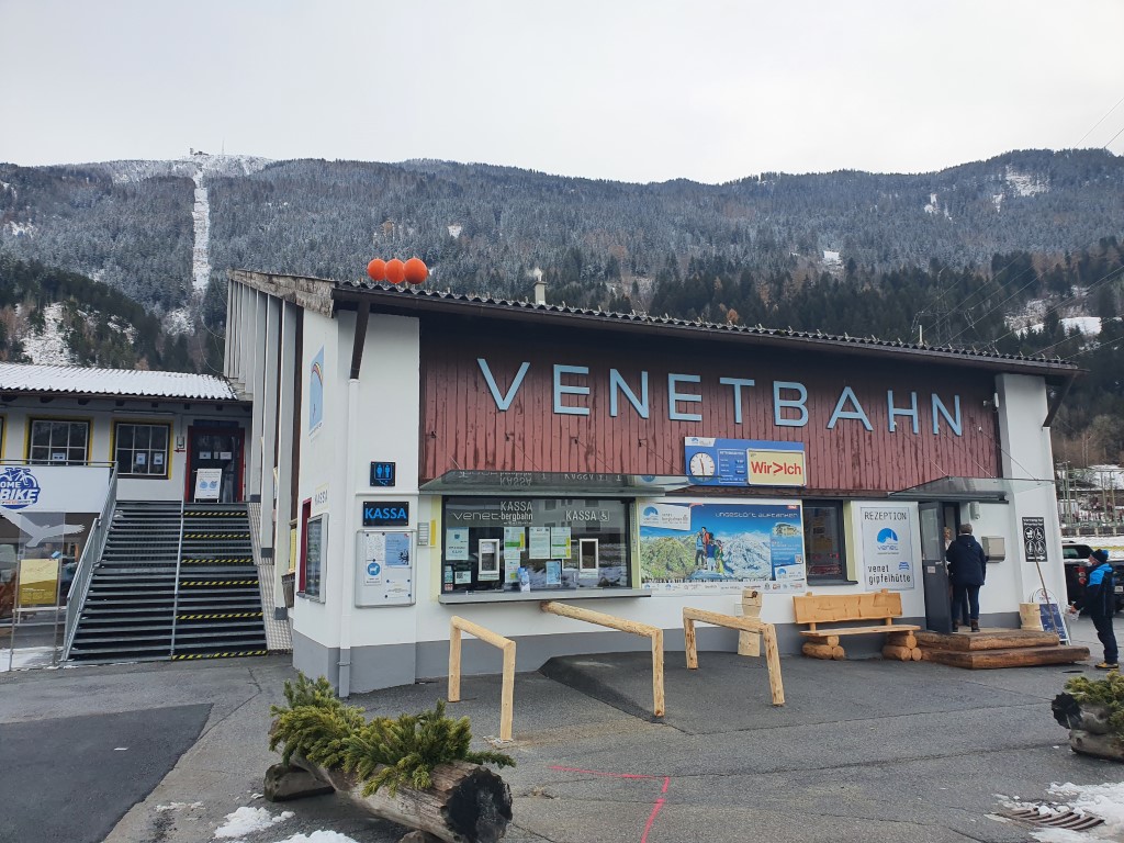 Venet_21_by_Markus_Hahn (3).jpg