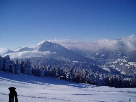 Nochmal Serles und Stubai mit Familienabfahrt im Vordergrund.