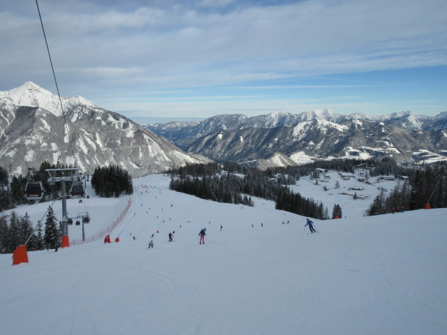 Hirschkogelabfahrt, darüber die 10-MGD Hirschkogel, rechts die Hutterer Böden