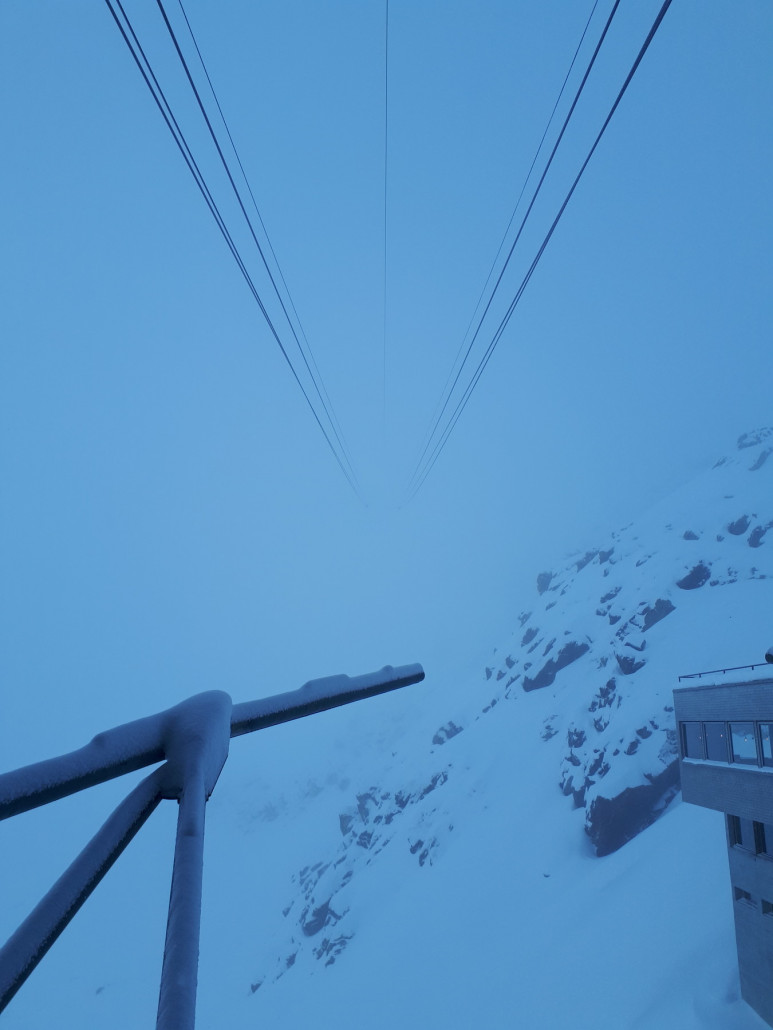 Ab Gurschen geht's in Nebel.