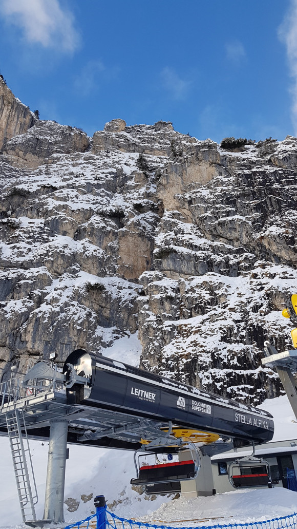 Neue Edelweisssesselbahn direkt an der Felswand