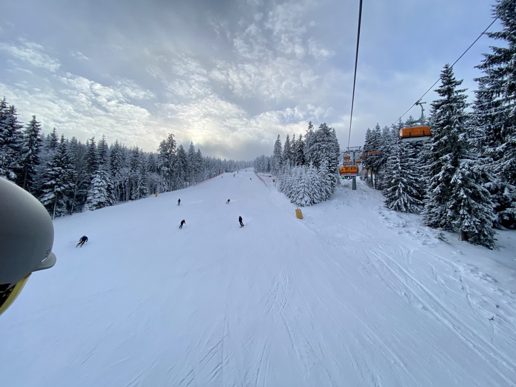 Steilhang der Parezovka heute super beisammen, überhaupt hielten die Pisten den vielen Leuten gut stand