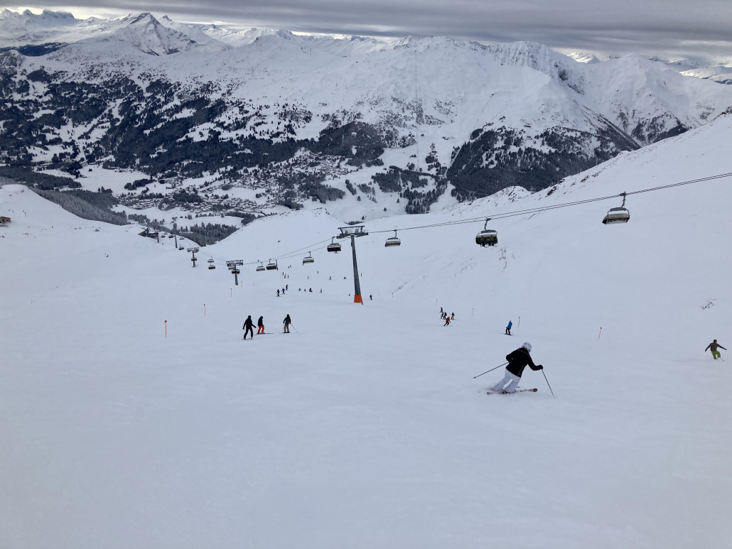 Urdenfürggli. Der oberste Teil konnte wenig überraschend nicht überzeugen, da malträtiert und mit vielen Leuten garniert. Die schlechte Sicht führte auch nicht zu einer Steigerung des Fahrvergnügens.