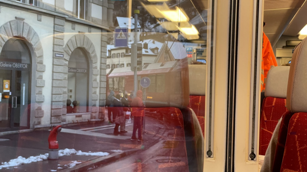 Fährt in Chur als eine Art Straßenbahn