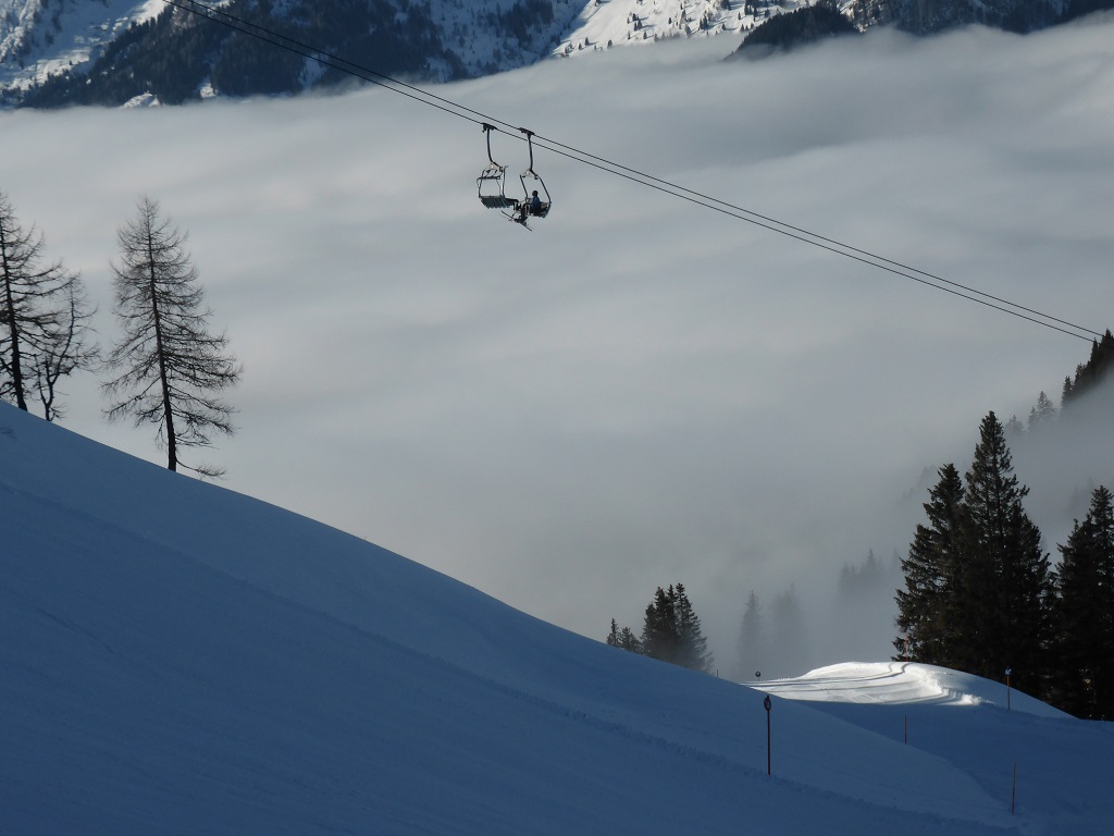 der Sonntagskogel 3 ist der Einzige ohne Haube in der Liftkette