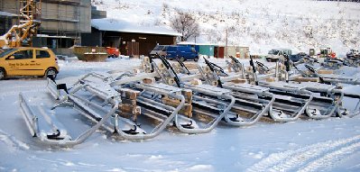 fachlich gelagerte Sessel am Parkplatz :lol: