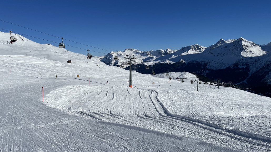 Verbreiterung von Piste 9 (Plattenhorn) ist seit gestern vorbereitet, aber noch nicht ganz fertig.