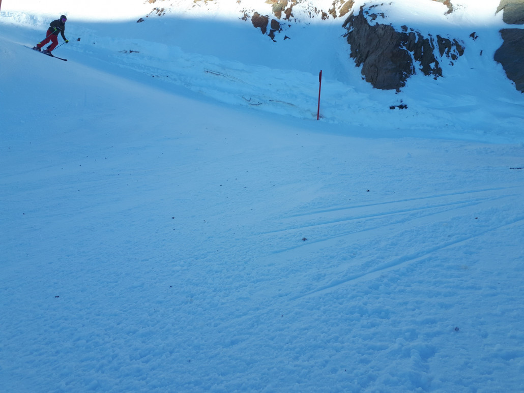 Teilweise Steine auf der Piste, vor allem an der neuen Weißseeochbahn