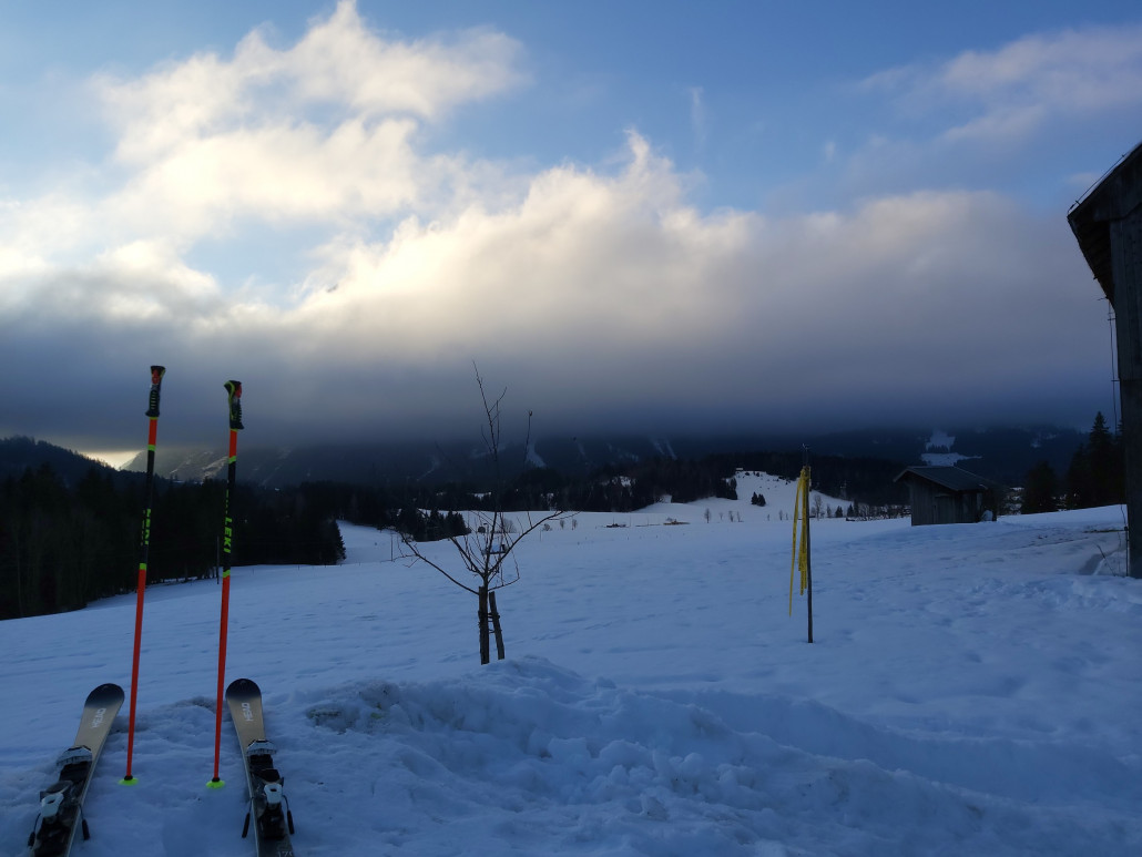 Der Schnee ist hart und man gleitet schön darüber.