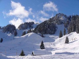 unmittelbar an der Bergstation des Milchhäuslliftes  dann kommt Zuckerhüttl und Ahornbahn