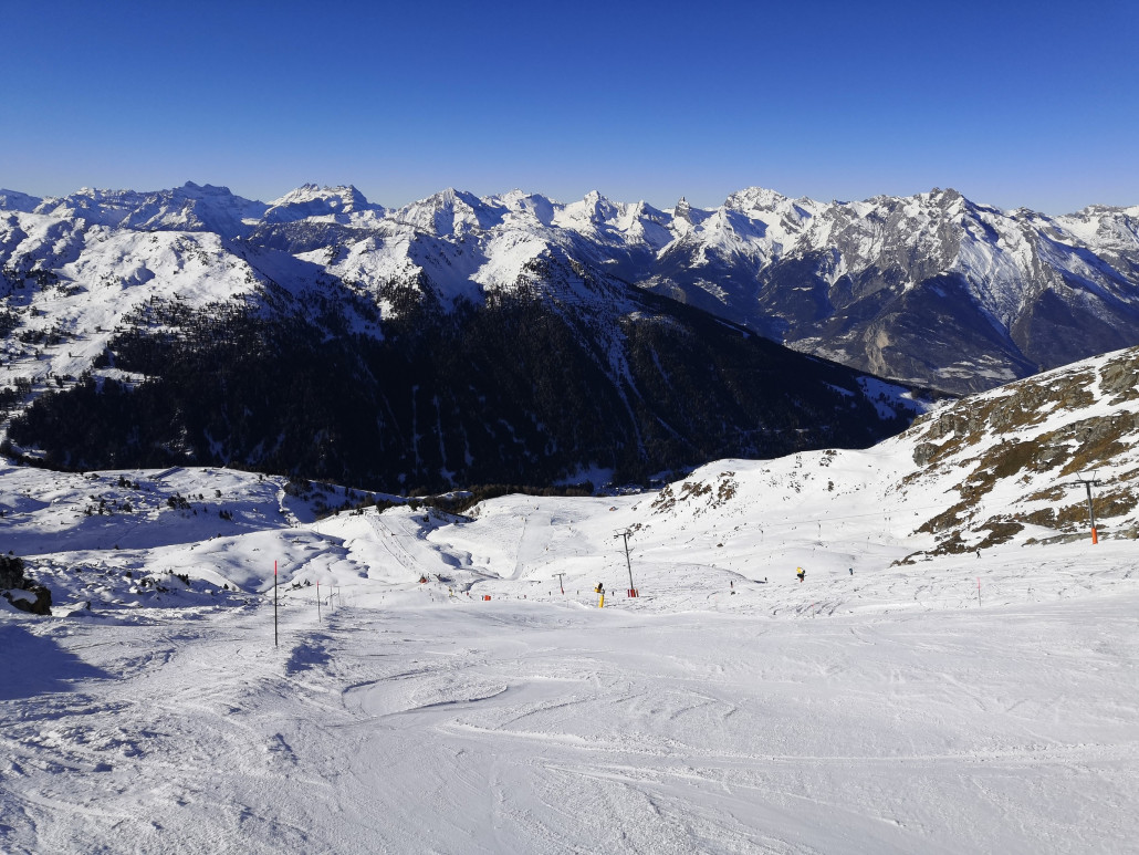 Dezugehörige schwarze Piste