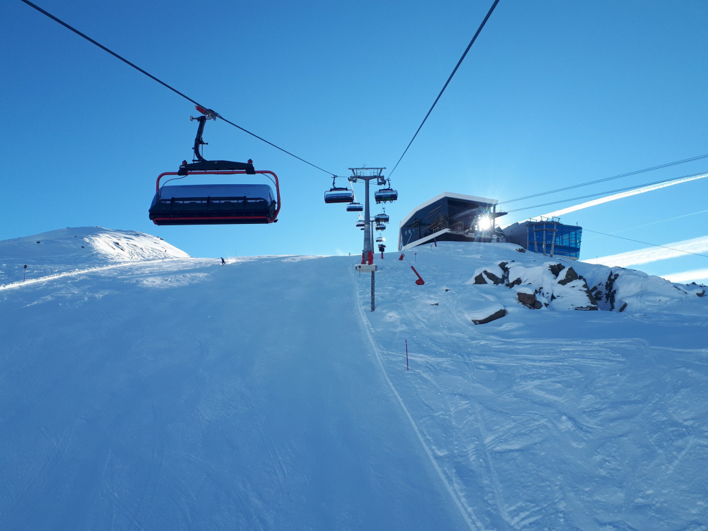 Schwarze Abfahrt unter der Vellileckbahn, dort noch am meisten Los auf trotzdem wenig los Niveau