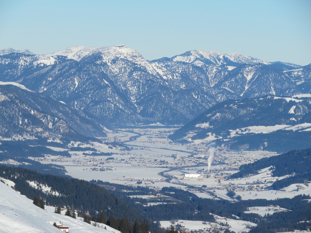 Blick von der Ki-West-PIste in den Talboden von St. Johann