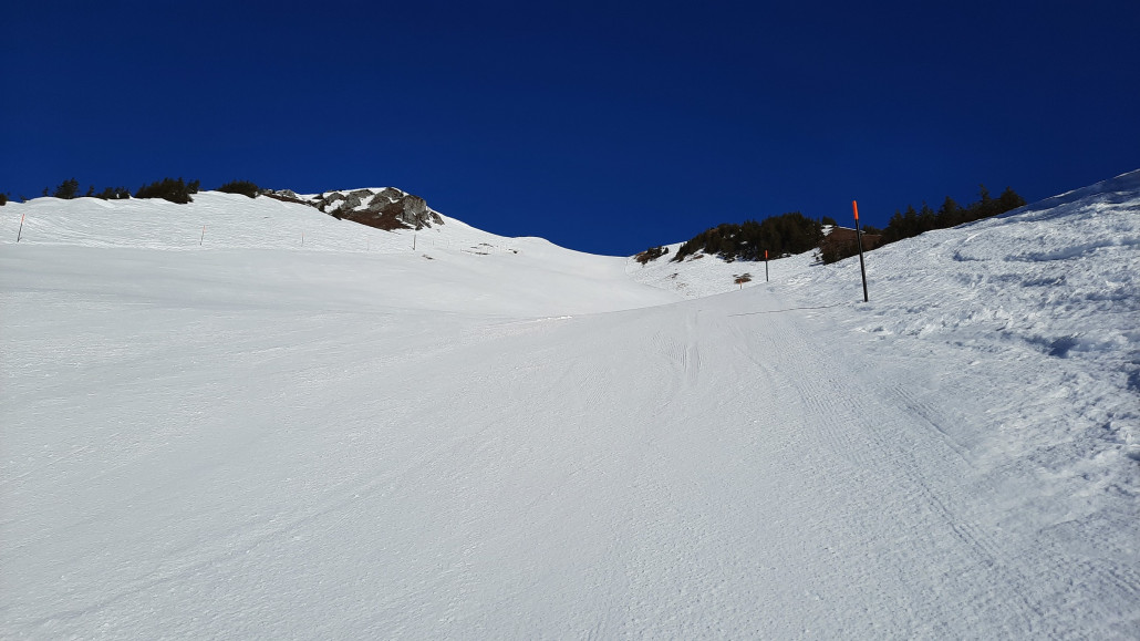 Schwarze Piste vom Skilift zur Talstation der Sesselbahn,wunderschöner Hang,am Nachmittag etwas sulzig