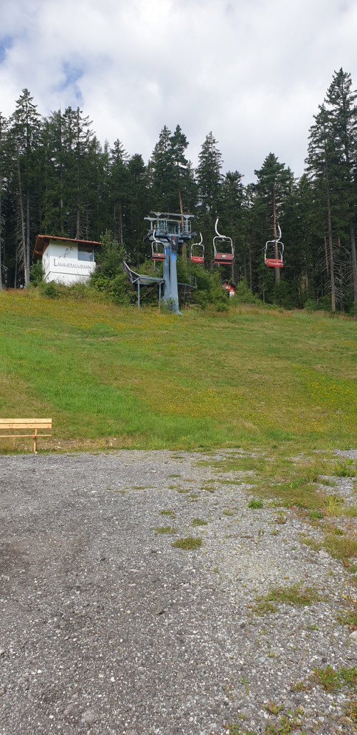 Blick auf die Bergstation.jpg