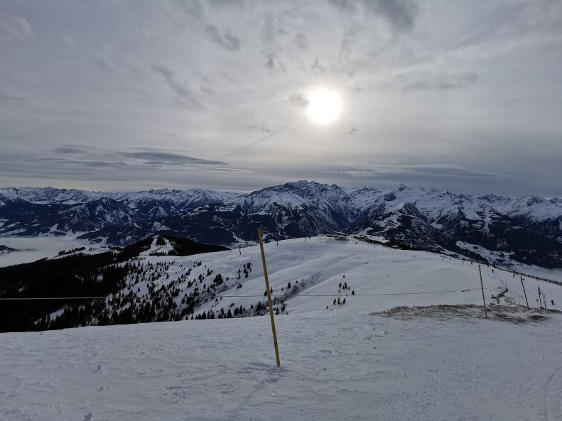 19. Die Südabfahrt war weniger gut. Danach ging es mit der Pendelbahn bis zum Gipfel..jpg