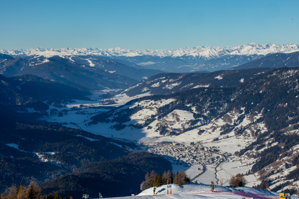 Morgendlicher Blick vom Helm Richtung Kronplatz.