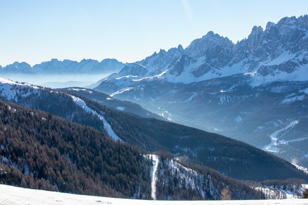 Links die Stiergartenpiste.