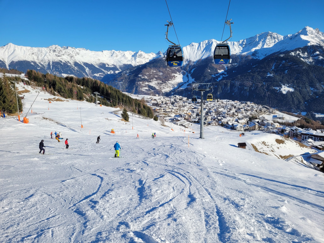 Blick auf Fiss von der Möseralmabfahrt