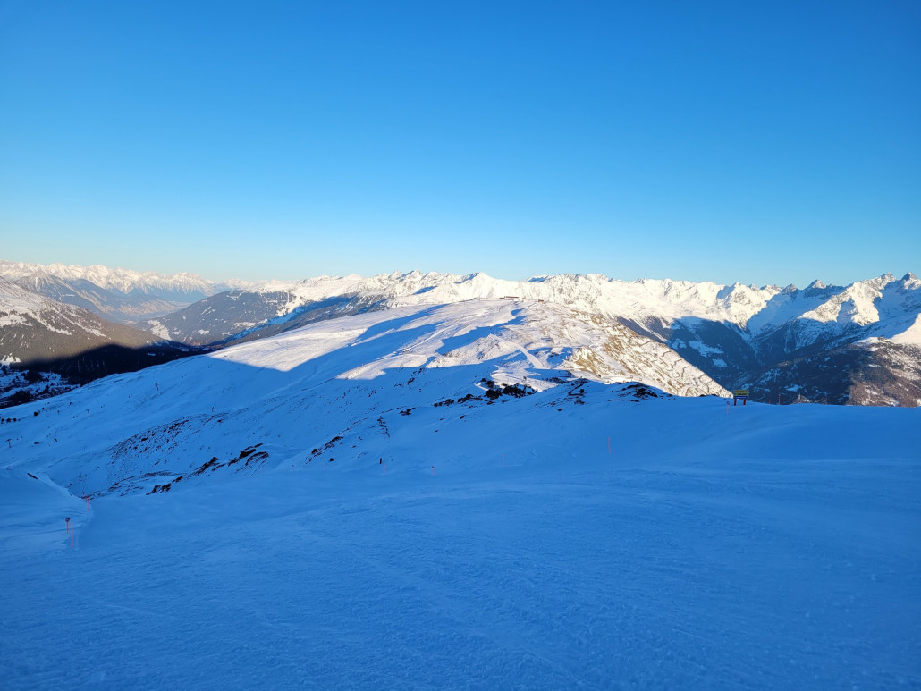 Die Zwölferabfahrt (Bild) war eher glatt, die Zwölfer-Sportiv aber ausgezeichnet, genauso der wenig befahrene Westhang.