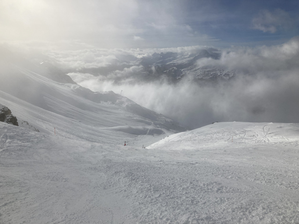 Weisshornulde, Piste 21a. Sulzige Angelegenheit. Wäre es März, wäre der Zustand akzeptabel. Aber Ende Dezember? Eher weniger.