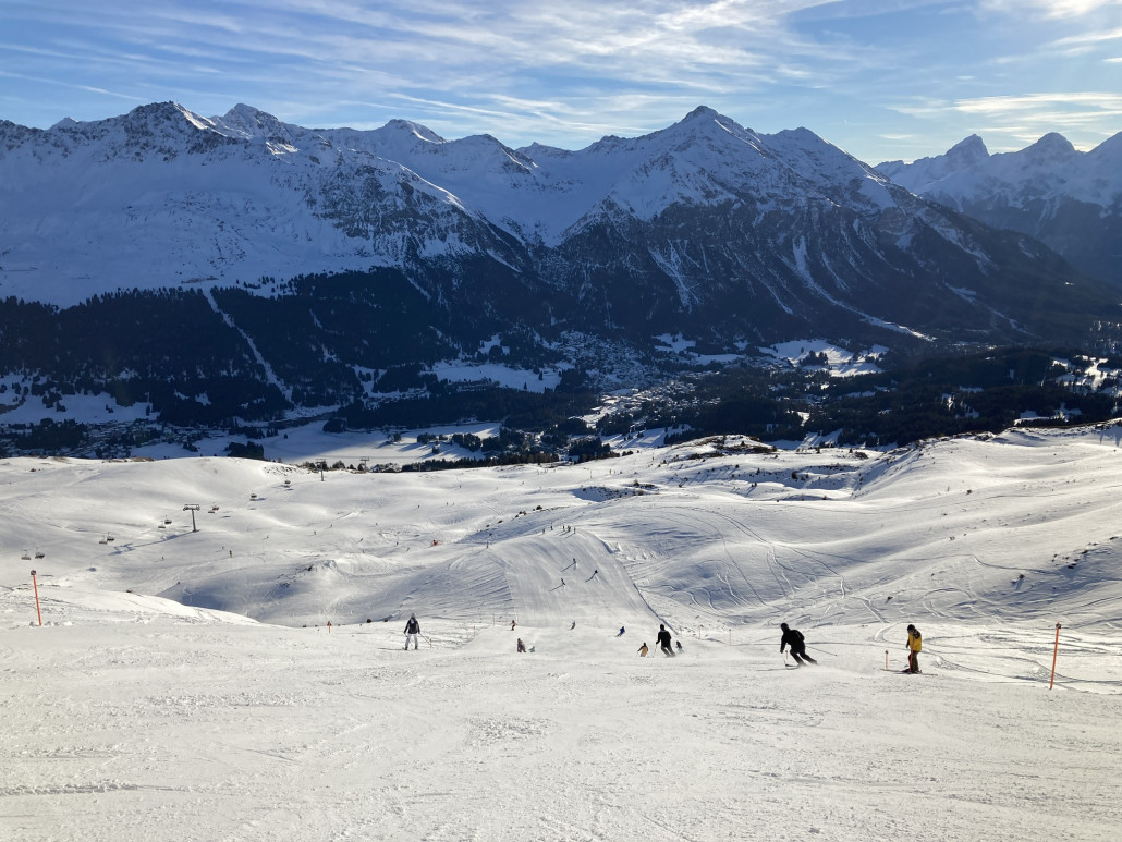 62, die Schwarze. Erster Betriebstag heute. Viel Volk stürzte sich da runter.