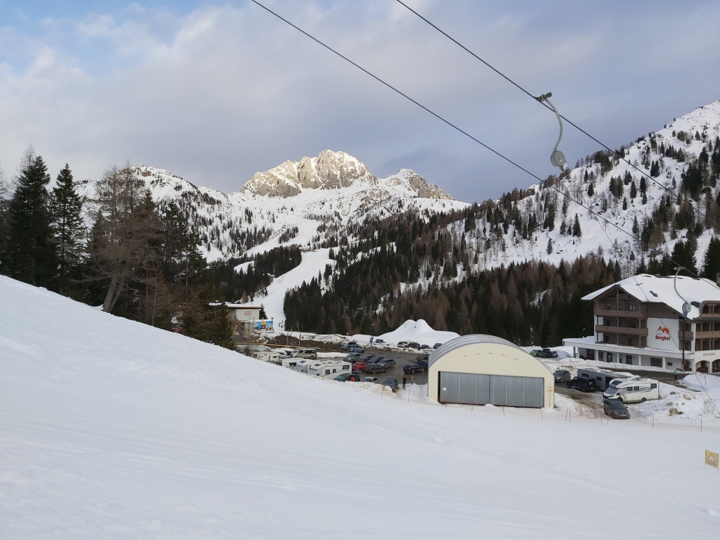 Die Pistenbullygarage steht auch noch.