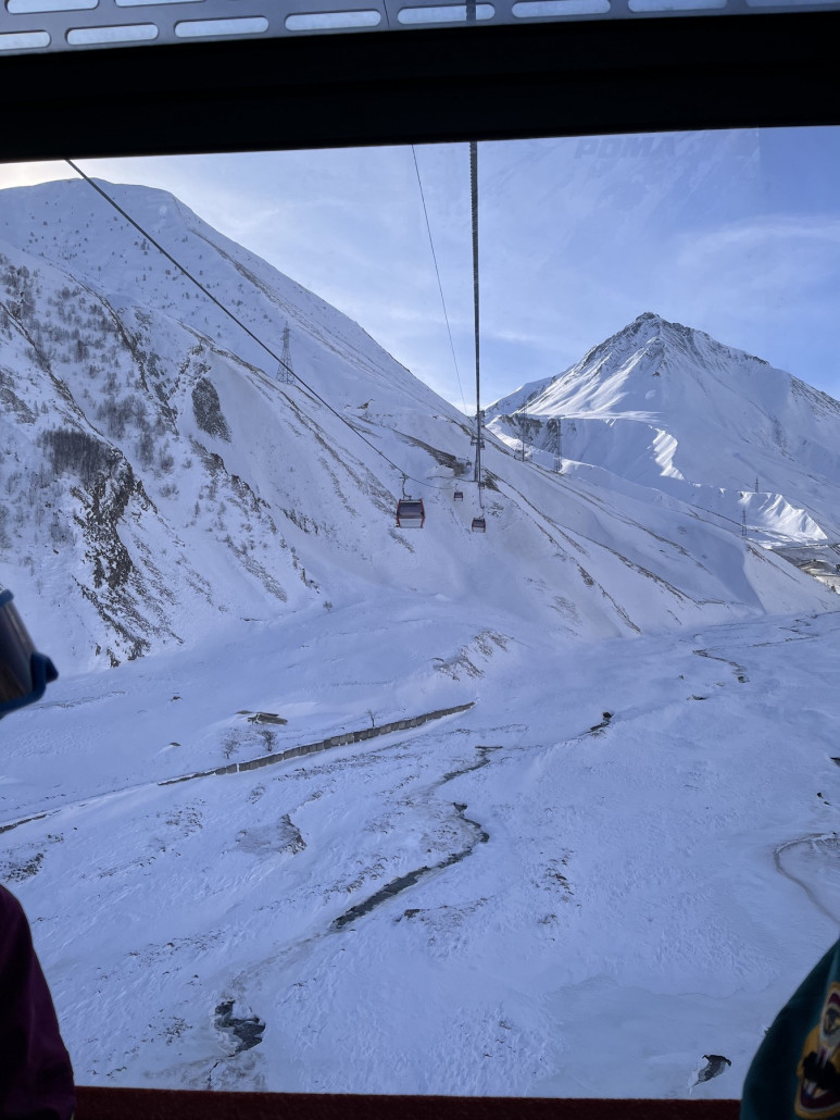 Blick hoch zur Mittelstation