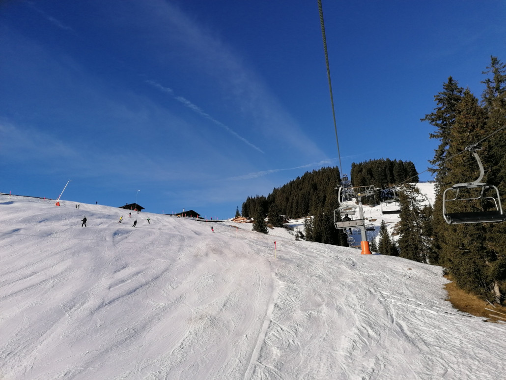 Möserbahn. Auf der Piste war der Schnee schon patzig wie im Frühjahr.