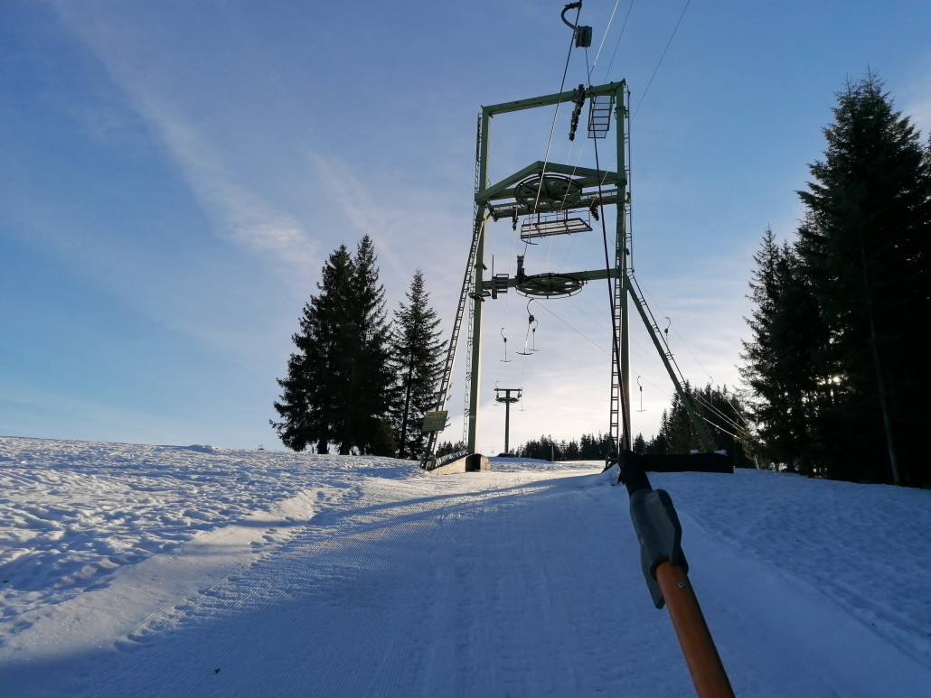 Der Besuch bei der Winklmoosalm dürfte natürlich auch nicht fehlen. Auch hier braucht man dringenst Schnee. Im Bild die Zwirbelkurve vom Zigeuner Schlepper.