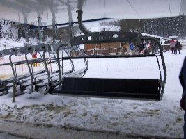 DIe fürs Sauerland ungewohnt grossen Sessel kommen...