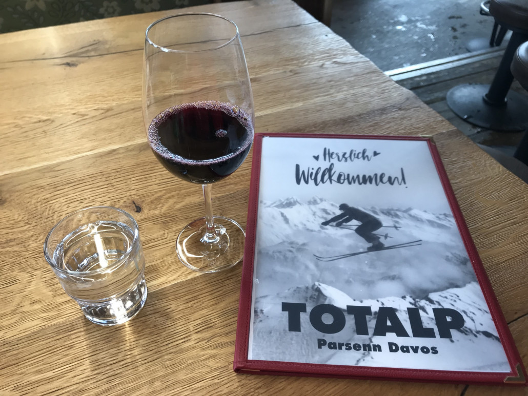 In der Totalp-Hütte schmeckt das Einerli Zweigelt immer noch so gut wie am 23.11.