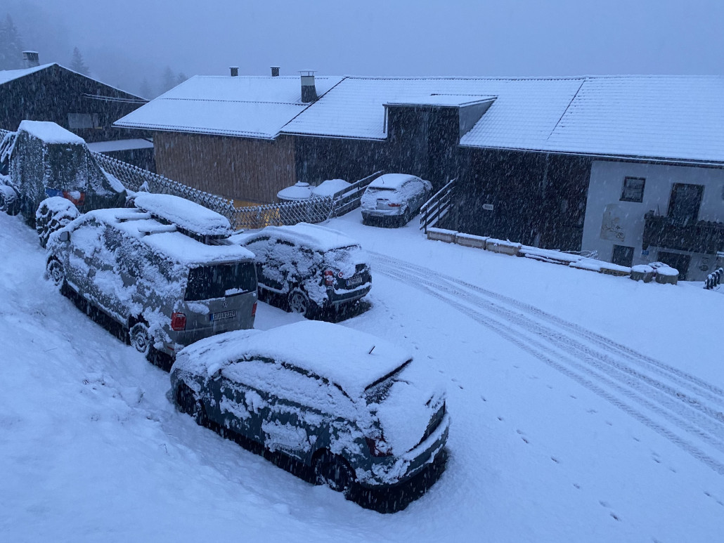 Aktueller Status 1000m, im Tal regnet es derzeit noch (ca 550m)