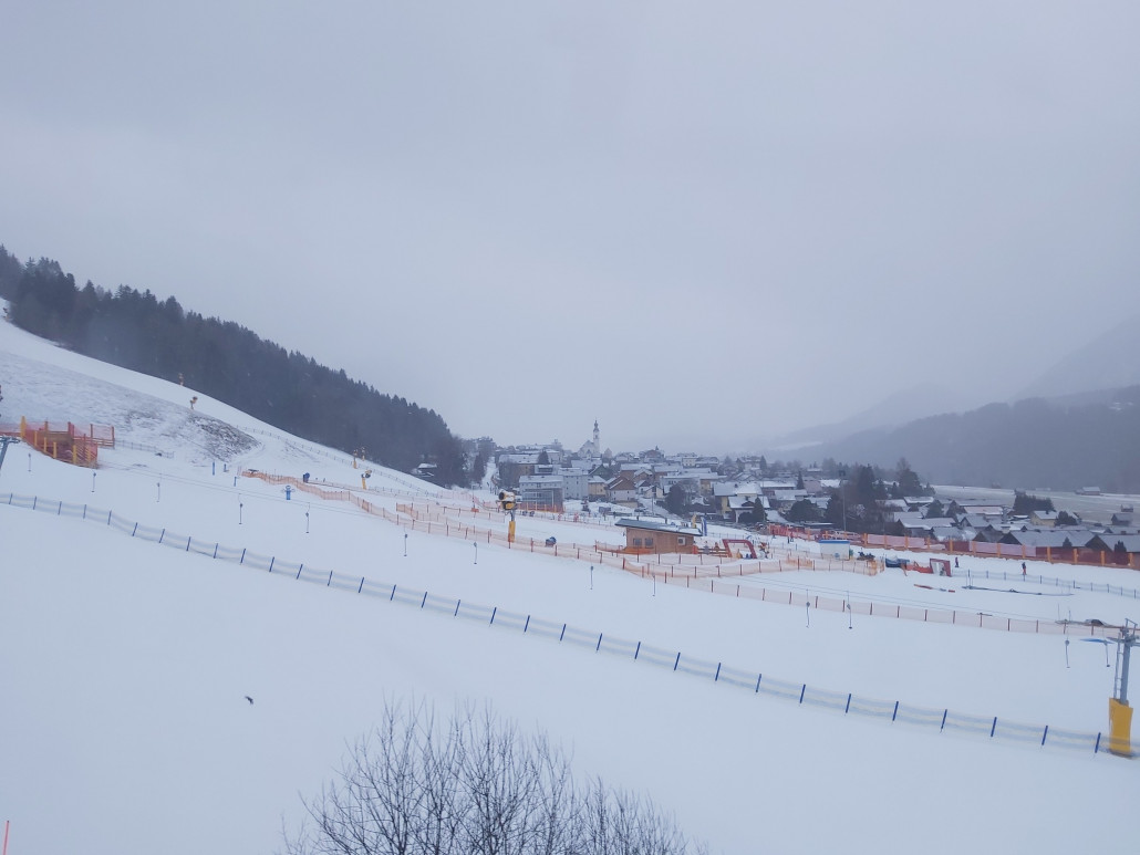 Die schwarze Abfahrt wird jetzt ganz unten gequert, wird aber schon bekannt sein.