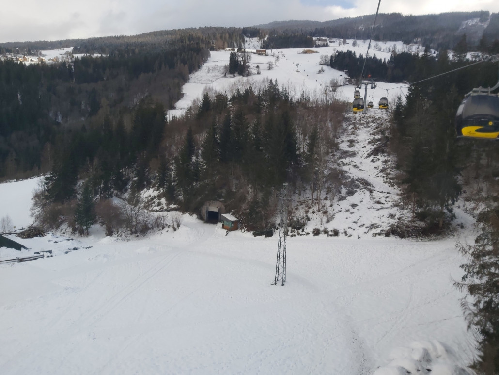 Die alte Planaiwest DSB ging hier links unten durch einen Tunnel, das wärs auch mal schön gewesen.
