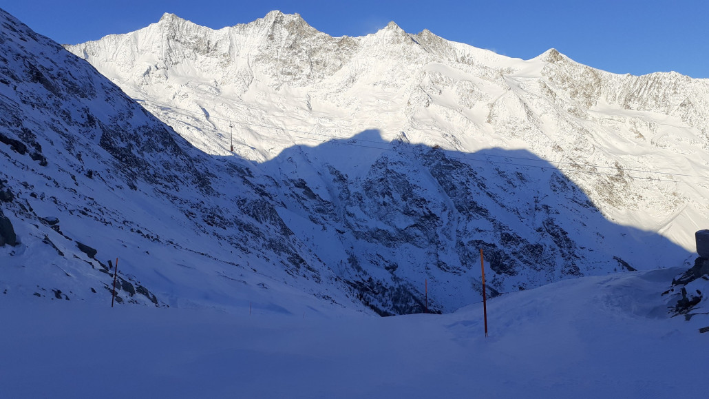 Morgens auf Plattjen mit Blick auf die Mischabelgruppe