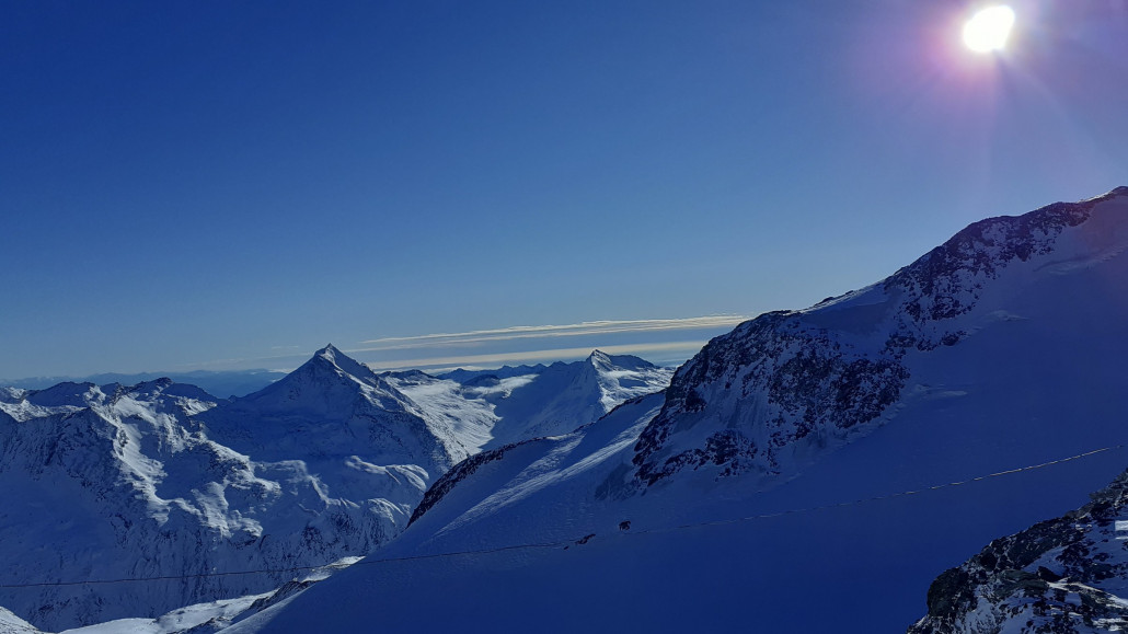 Vormittagssonne auf dem Mittelallalin
