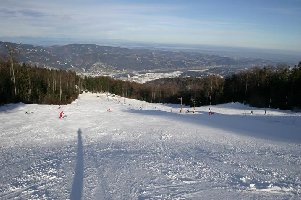 So., 4. 12: gut gewalzte, aber glatte Pisten auf Cojzarica. Hier gibt es bestimmt schon fast einen Meter Schnee (Natur + Lenko)!