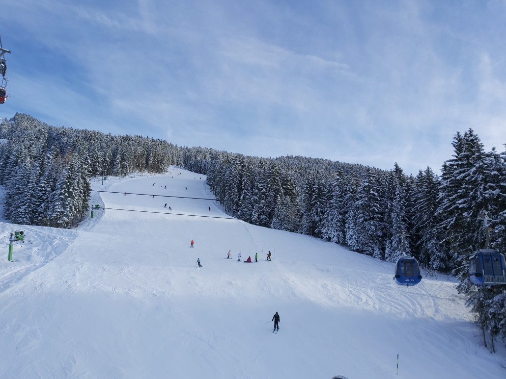 Nach einer kleinen Pause in Zell war die Sportpiste zur Aufmärmung sehr gut geeignet. Lang und gutes Gefälle, auch wenn man nicht mehr wirklich carven kann doch in Ordnung.