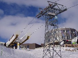 Curnius Bergstation mit Funpark und Restaurant.