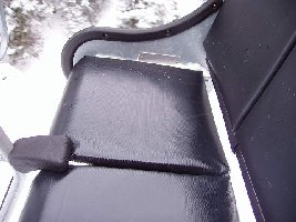 Wow. Von Roll Hardgummisitze Adjeu!! Jetzt kommen die Fetten Termopolster! Komischerweise passen meine Füsse jetzt auch wieder auf die Fussrasten. Auch bei diesr alten Anlage!