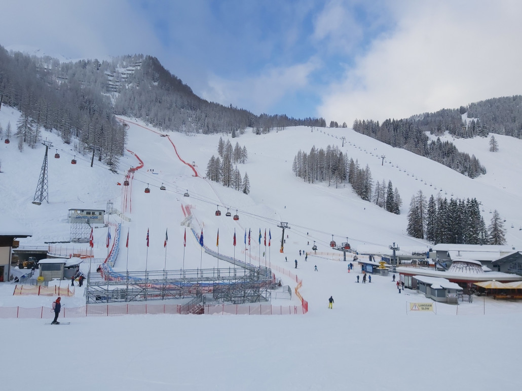 Die 15 ist schon geschlossen, so ging es Außen herum. Aber schön lang dafür.