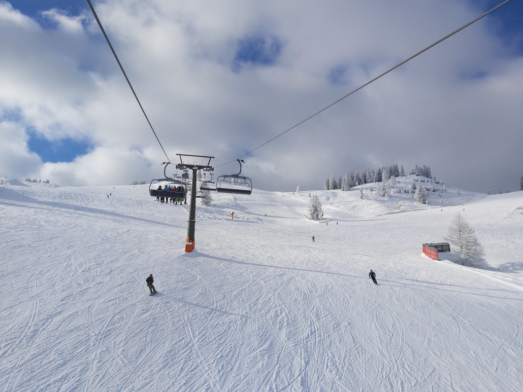 Nehmen wir gleich die rechte Variante und war auch Wunderbar zu fahren. Allgemein aber alles kurz und flach hier. Nicht alles, aber vieles.