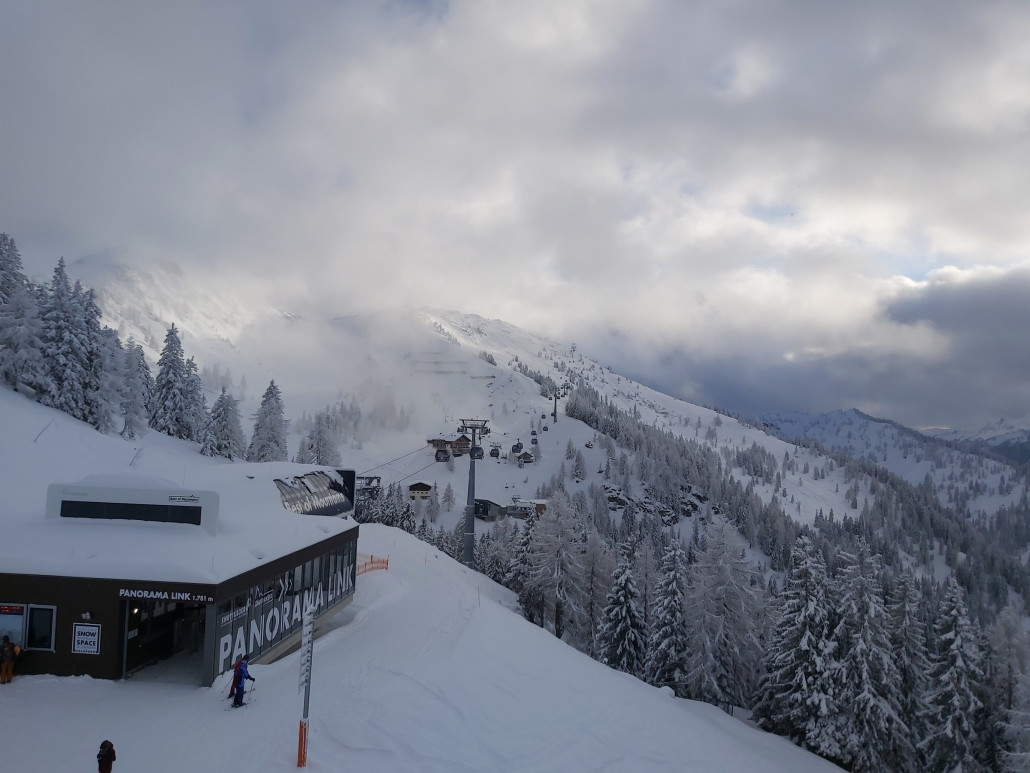 Spätestens um halb Vier will ich da sein.