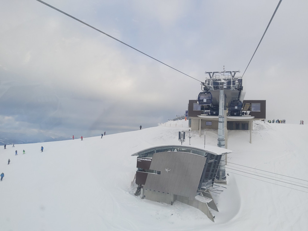 Bergstation der Flying-Mozart und darunter der einer PB.