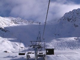 Ist schon eine mörderisch lange DSB; hier die ehem. Mittelstation. Warum ist die außer Betrieb???